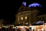 Meraner Advent - Weihnachtsmarkt vor dem Kurhausin Meran